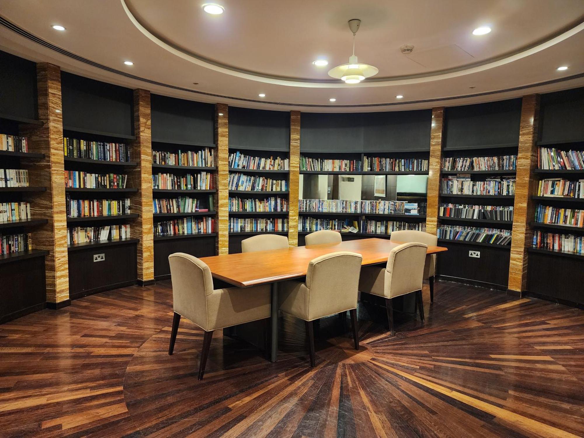 Downtown Oasis, Burj Khalifa Views, Luxury Amenities Apartment Дубай Екстериор снимка