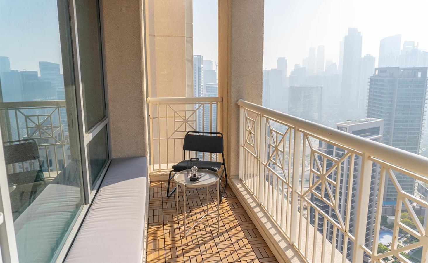 Downtown Oasis, Burj Khalifa Views, Luxury Amenities Apartment Дубай Екстериор снимка