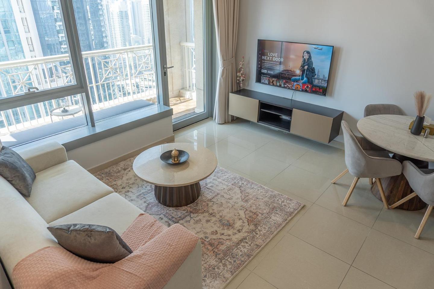 Downtown Oasis, Burj Khalifa Views, Luxury Amenities Apartment Дубай Екстериор снимка