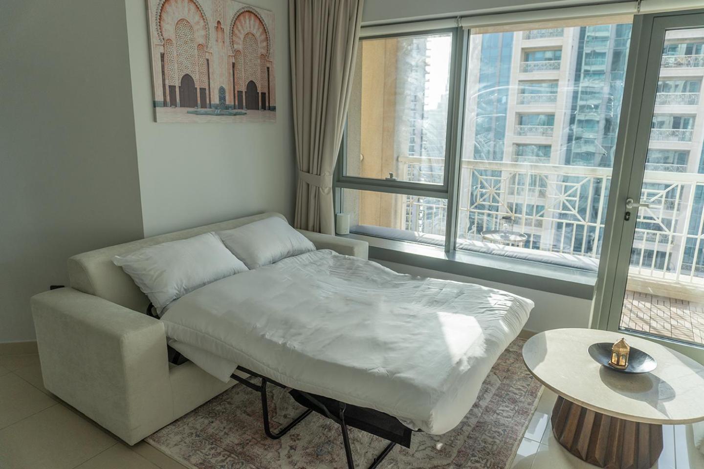 Downtown Oasis, Burj Khalifa Views, Luxury Amenities Apartment Дубай Стая снимка